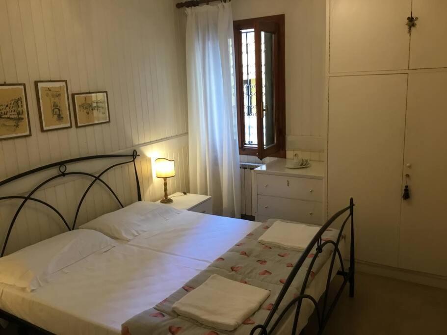 Cozy Close Biennale * Venedig